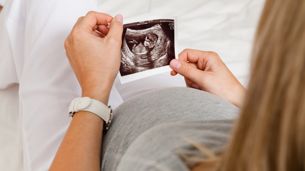 Reagált az Európai Bizottság a Heteknek a magyar szívhangrendeletre