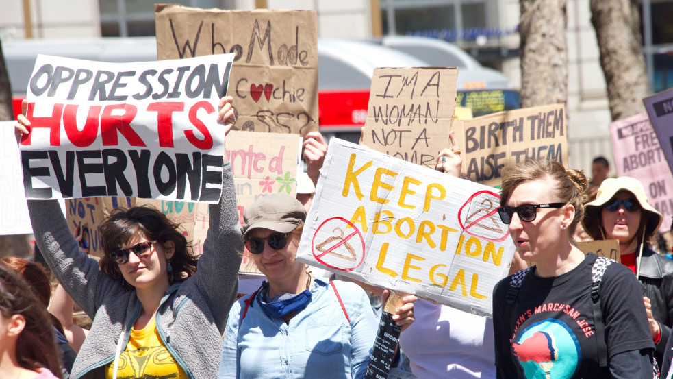 Megkönnyítik az abortuszhoz való hozzáférést Izraelben