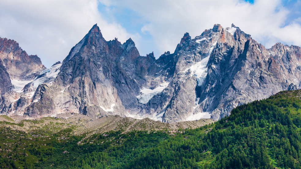 Előre ki kellene fizetniük a temetési költségeket a Mont Blanc hegymászóinak