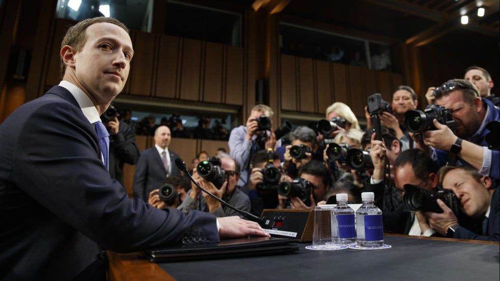 Facebook-akták: ezt titkolják el Zuckerbergék