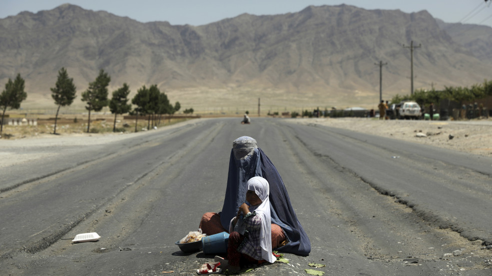 Újabb menekülthullámot generálhat az USA afganisztáni kivonulása