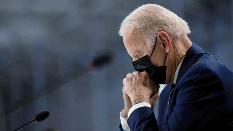 Zuhanórepülésben Joe Biden: ezért ábrándulnak ki belőle a sajátjai is