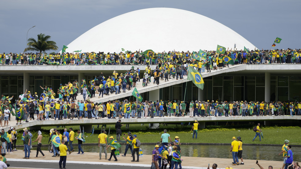 Mi áll a brazil „január 6.” hátterében?