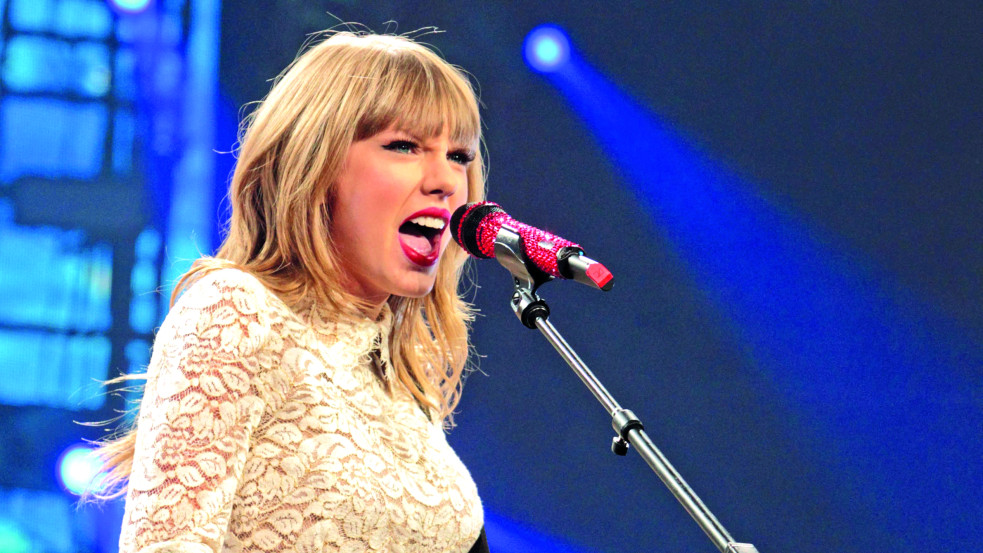Felröppentek a pletykák: Taylor Swift a titkosszolgálat bábja?
