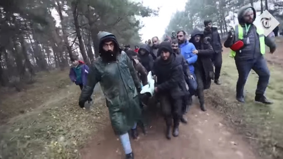 Lézersugarak, nők és gyerekek: így tartják ostrom alatt a lengyel határt Belaruszból