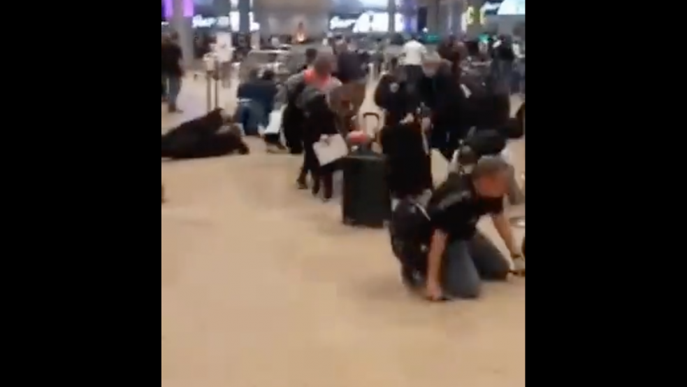 Hatalmas pánikot okozott egy bombával mászkáló amerikai család Izraelben - videó