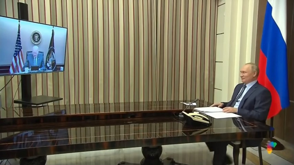 Biden válaszlépést ígér, ha Putyin megtámadja Ukrajnát