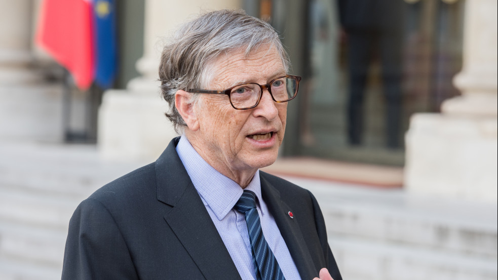 Bill Gates figyelmeztet: gyorsabban terjedő, halálosabb és súlyosabb megbetegedéseket hozó vírusok jöhetnek 