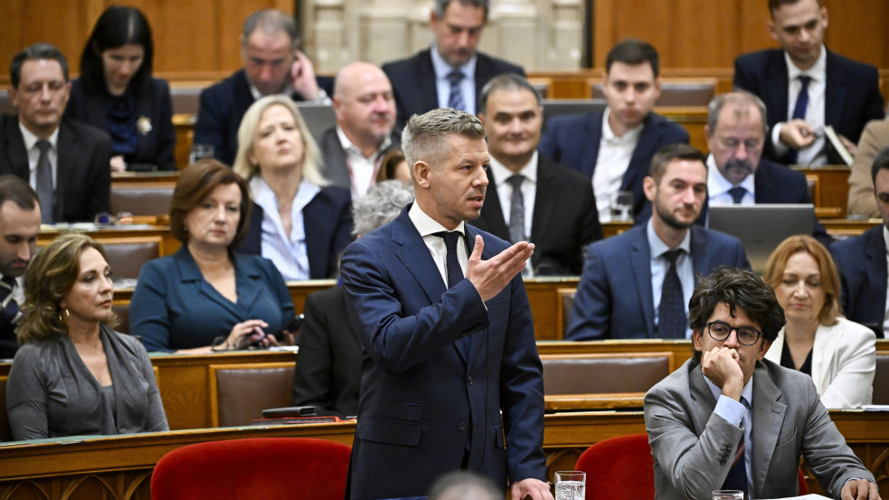 Mentelmi ügyekről szavaz a parlament