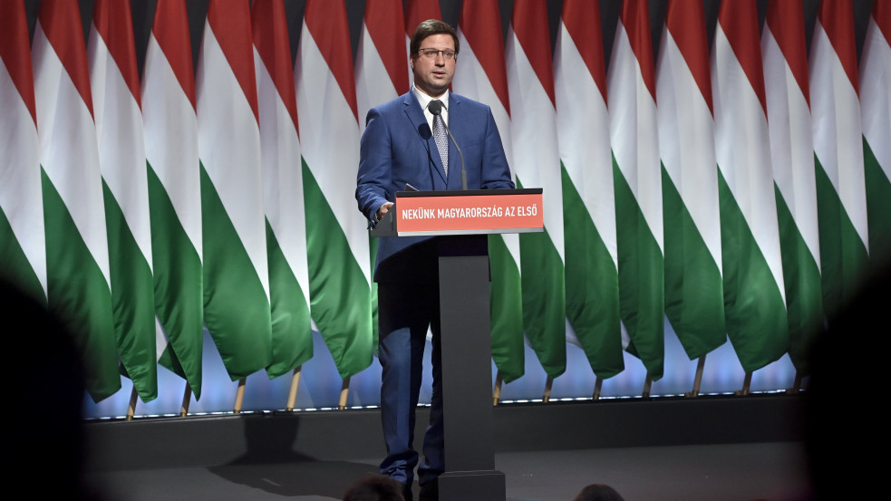 "Nem tartozunk köszönettel az uniós pénzekért" - Gulyás Gergely a Kuriernek adott interjút