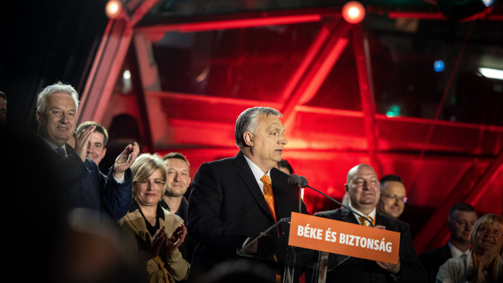 Elsöprő győzelmet aratott a Fidesz, Jakab és Gyurcsány is beleszállt Márki-Zayba