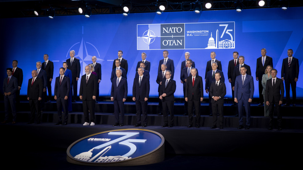 Ukrajna útja a NATO-tagság felé visszafordíthatatlan: Orbán is aláírta a nyilatkozatot