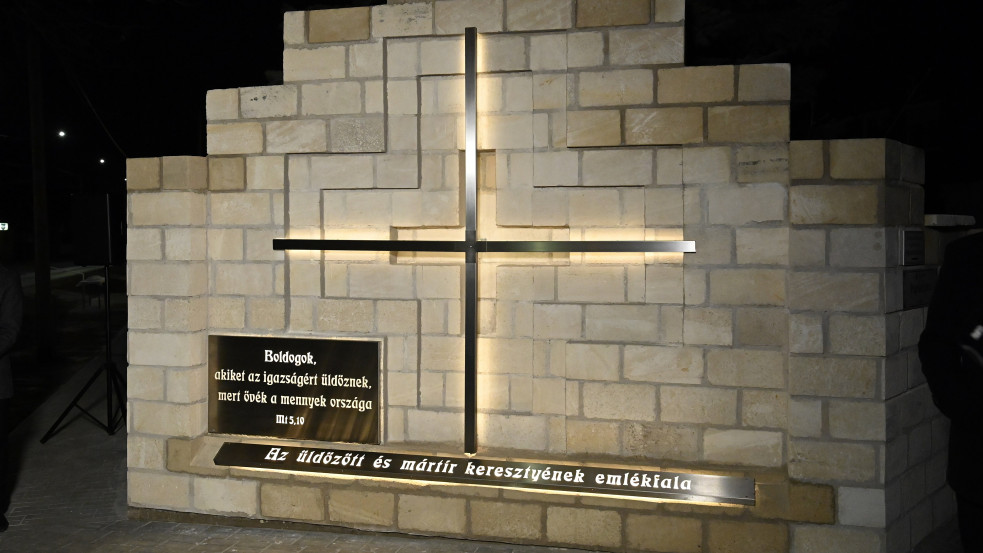 Emlékfalat kaptak az üldözött és mártír keresztények Érdligeten
