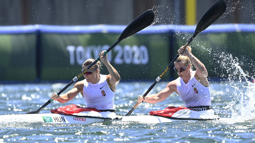Szépen gyűlnek a magyar olimpiai érmek: bronzérem és negyedik hely női kajak kettes 2500 méteren