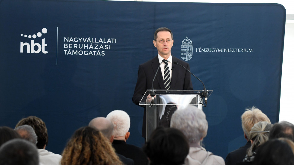 A Pénzügyminisztérium korábbi várakozásait csökkentve, 6,8 százalékos gazdasági növekedésre számít idén