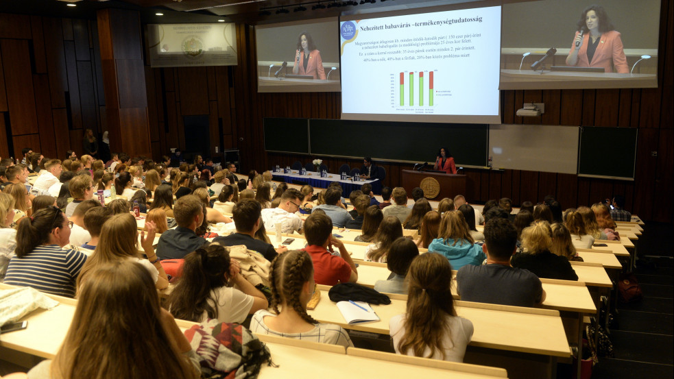 Mégse kell költségtérítéses képzésre átsorolnia 5000 félsőoktatási hallgatónak