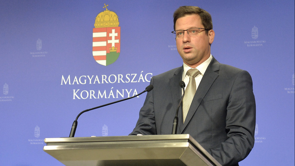 Gulyás: három oltással szinte senki nem kerül kórházba