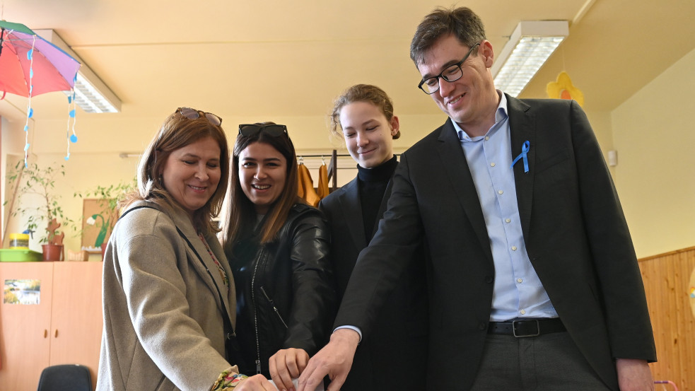 Karácsony: most választani lehet, hogy az ország a történelem jó vagy rossz oldalára akar-e kerülni