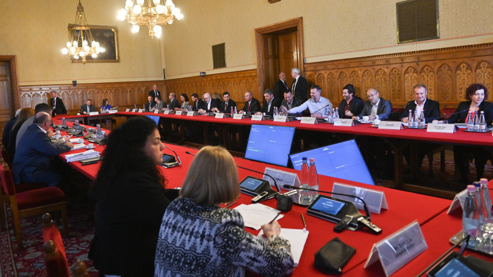 Hollik: aki nem tesz esküt, semmilyen tisztséget nem viselhet majd