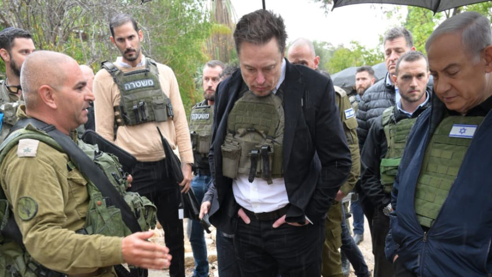 Elon Musk Izraelbe utazott a Hamász-mészárlás egyik helyszínére