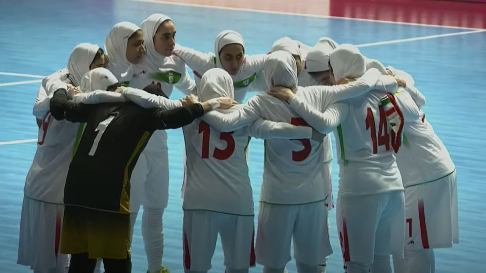 Videó: nem énekelte a himnuszt az iráni női futsalcsapat, többen lehajtották a fejüket
