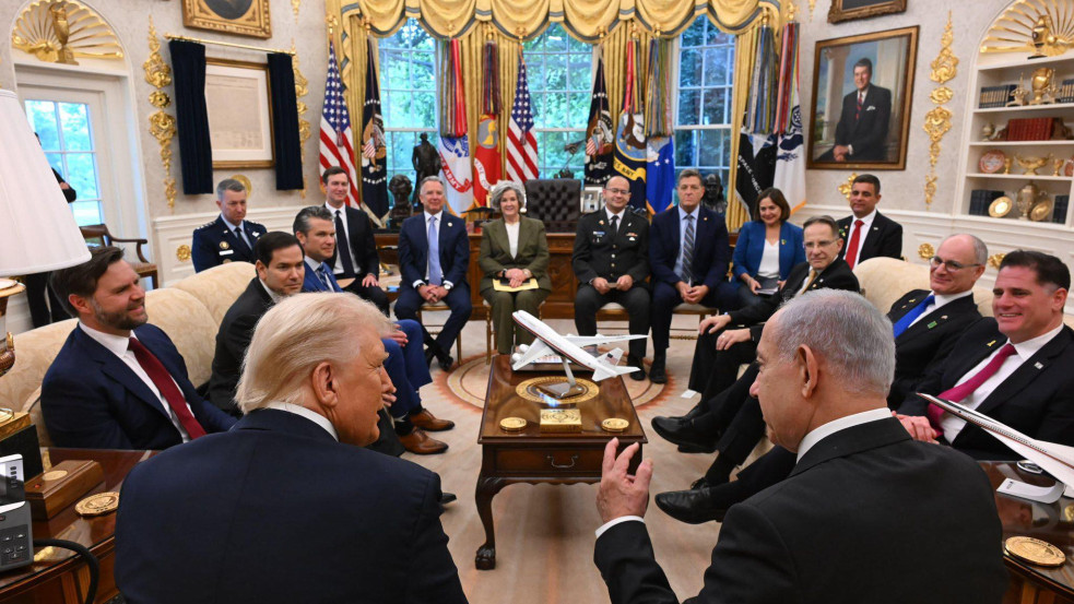 Percről percre: Aláírta Izrael és a Hamasz Trump tervének első fázisát, kiengedik az izraeli túszokat
