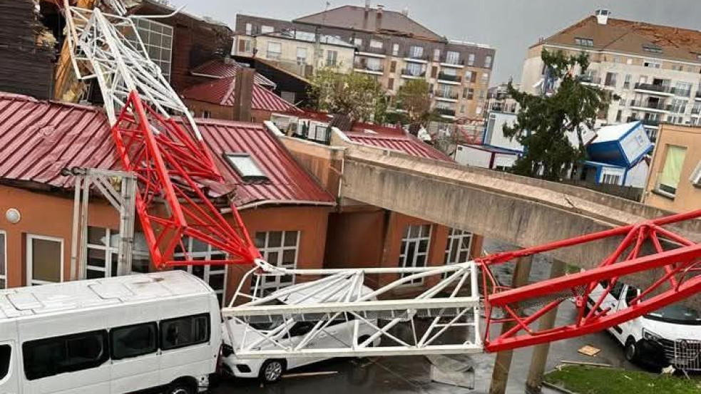 Tornádó pusztított Párizs közelében, halálos áldozat is van