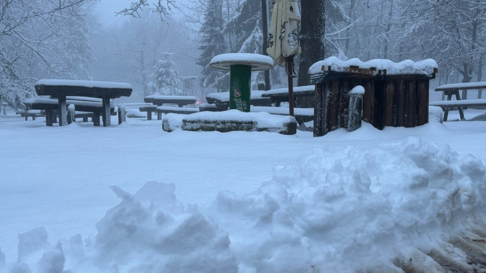 Itt van a tél: az ország több pontján is havazott