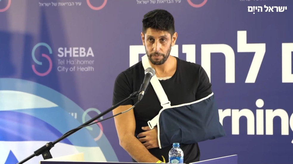 „Újra énekelni, színészkedni és harcolni fogok” - Balesete óta először állt a sajtó elé a Fauda súlyosan megsebesült sztárja