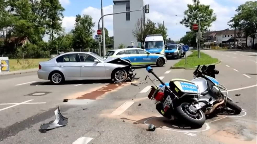 Tragédia Stuttgartban: Súlyos balesetben vesztette életét az Orbán Viktor konvoját biztosító egyik motoros rendőr
