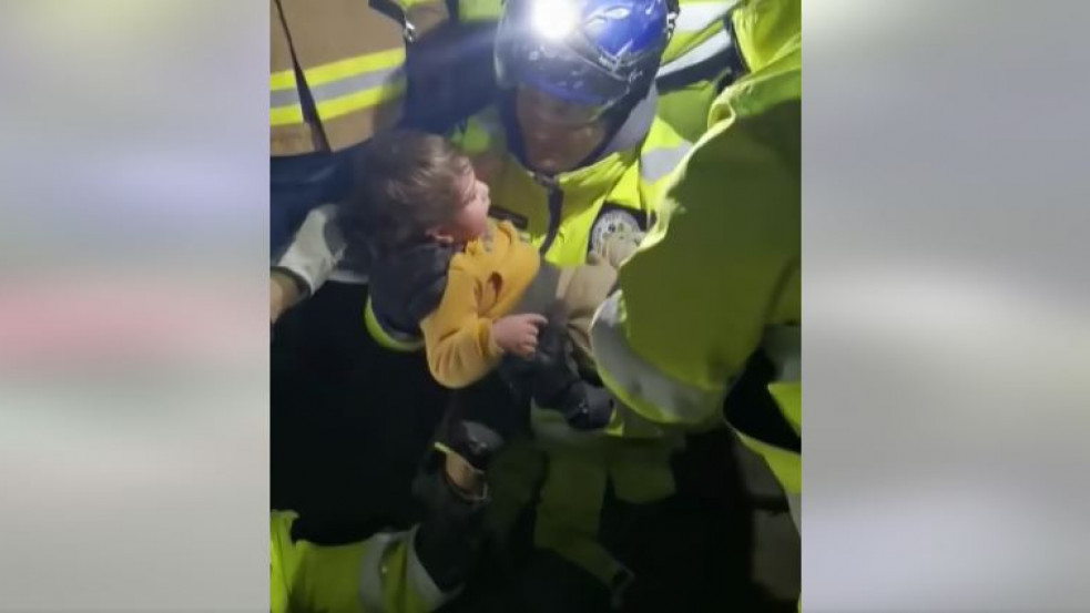 (18+) Videó: így mentettek ki a magyar mentőcsapatok Törökországban gyermekeket a romok alól