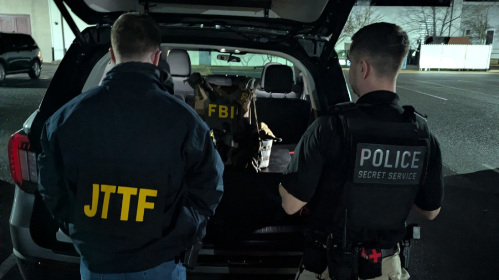 Karddal akarta torkon szúrni Trumpot, lekapcsolta a férfit az FBI