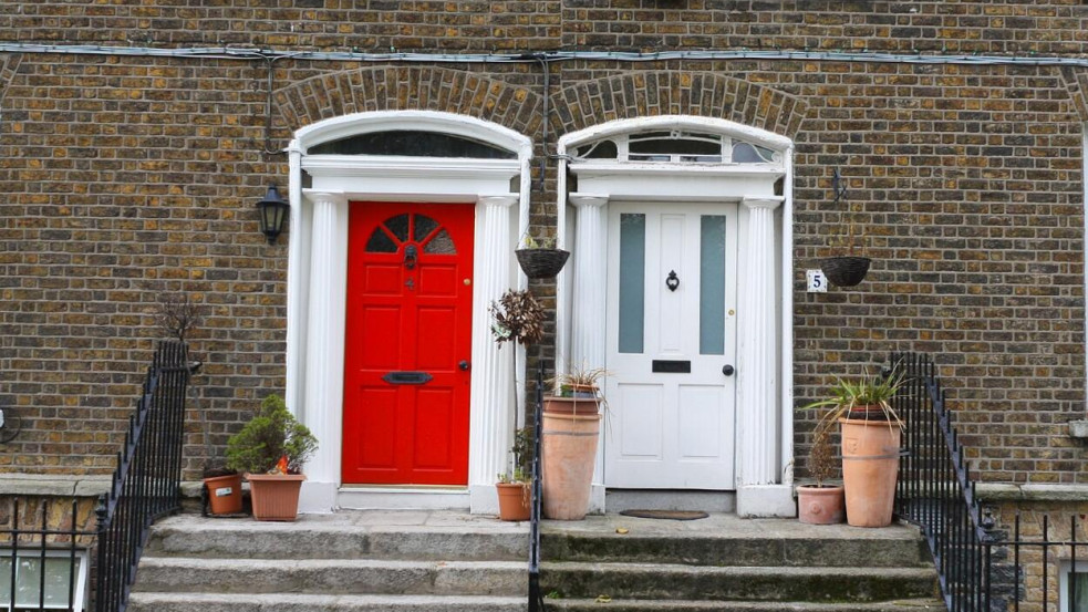 Az otthonunk biztonsági vonala: hogyan válasszuk ki a megfelelő ajtót? (x)