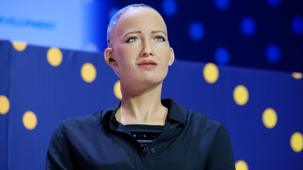 Chipbeültetés, humanoid robotok - ezek voltak idén a legizgalmasabb mesterségesintelligencia-újdonságok