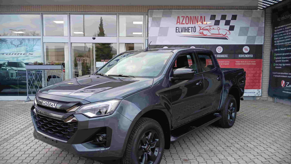 Ez az autó minden terepen bombabiztos (x)