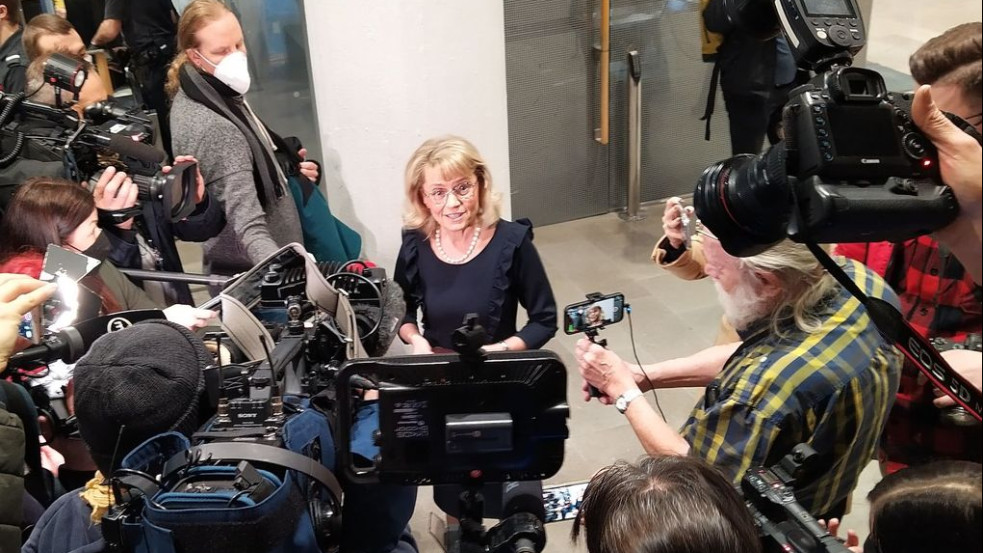 – Nincs bilincsbe verve: bibliaolvasó akció a Finn Nagykövetség előtt – Nincs bilincsbe verve: bibliaolvasó akció a Finn Nagykövetség előtt