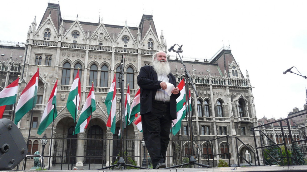 Tetvekhez és rühekhez hasonlította politikai ellenfeleit Iványi Gábor