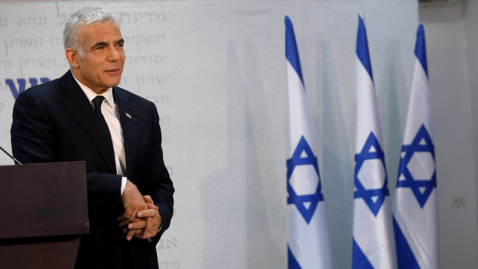 Jair Lapid: Izraelt az “egyéb képességei” tartják biztonságban