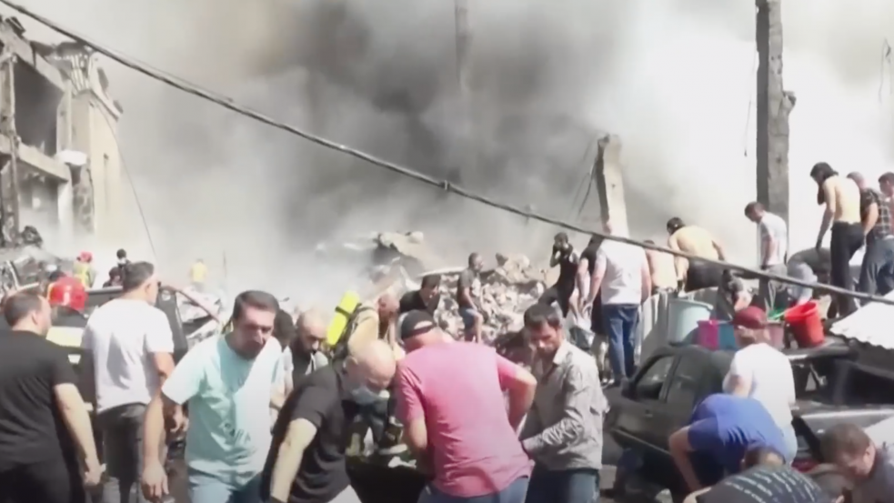 Robbanás döntött romba egy üzletközpontot Örményországban, legalább öten meghaltak