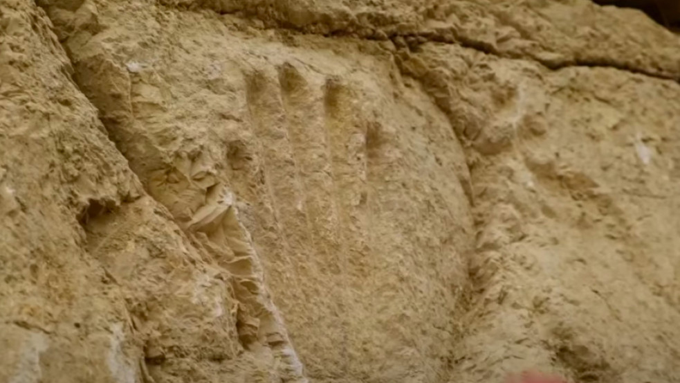 Vandalizmus vagy titkos jelzés? Rejtélyes tenyérlenyomatot találtak a jeruzsálemi várárokban - fotó