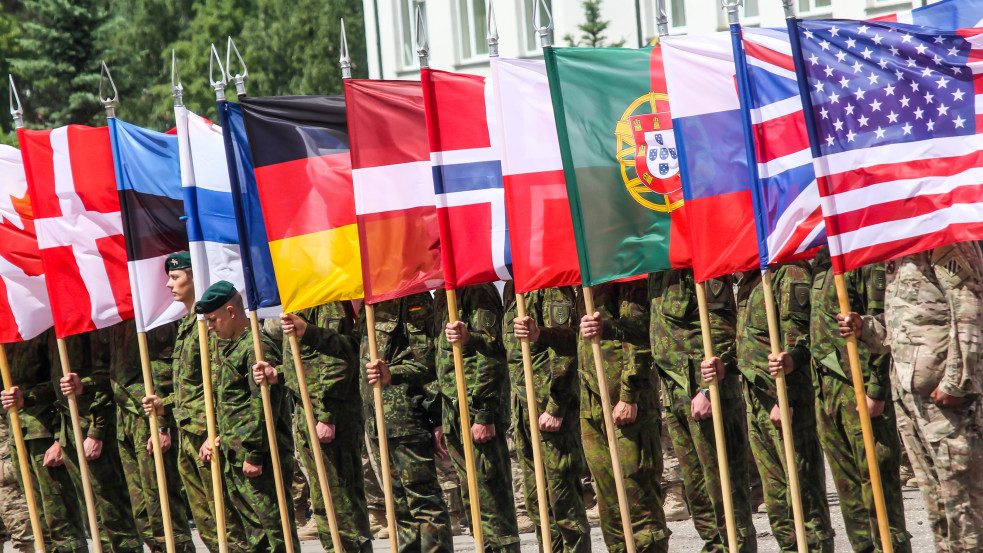 Moszkva az esetleges NATO-bővítésről: Elfogadhatatlan kockázat, szembe fogunk szállni