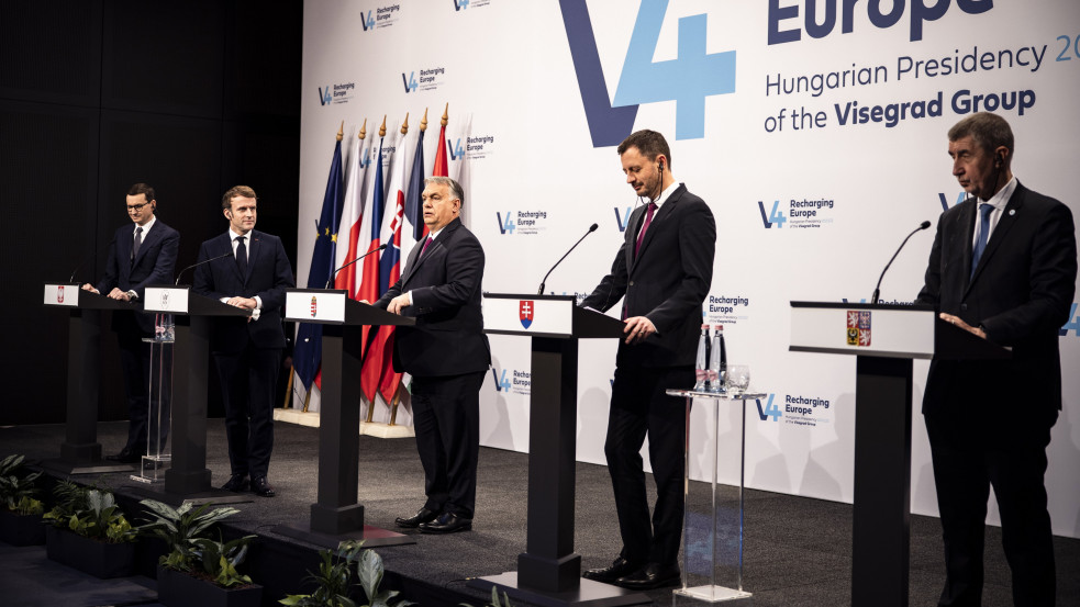 Macron: soha nem kampányolok az ország határain kívül