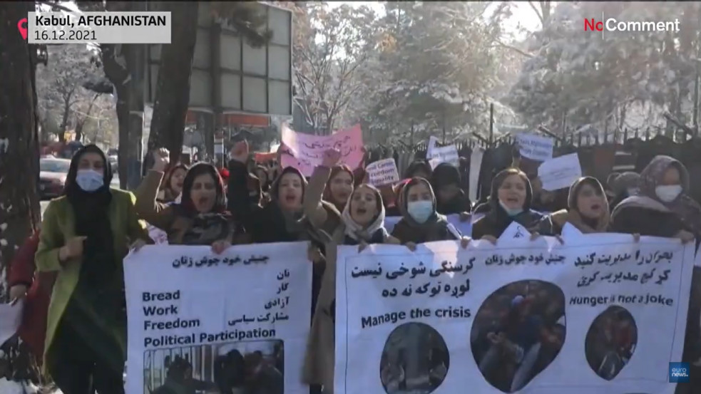 „Harcolnunk kell a félelmünk ellen” - utcán követelik jogaikat az afgán nők Kabulban