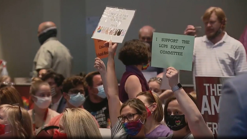 Szexuális zaklatást hallgathatott el egy amerikai iskola a transznemű mosdóhasználat védelmében