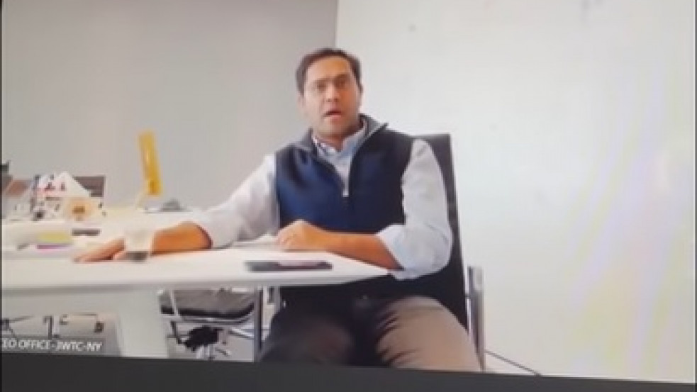 Zoomon keresztül küldte el 900 alkalmazottját az indiai igazgató