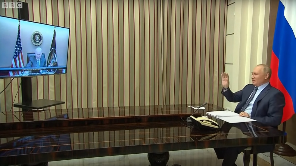 Fenyegetés, szankciók, veszélyes kísérletek: erről szólt Putyin és Biden videós csúcstalálkozója