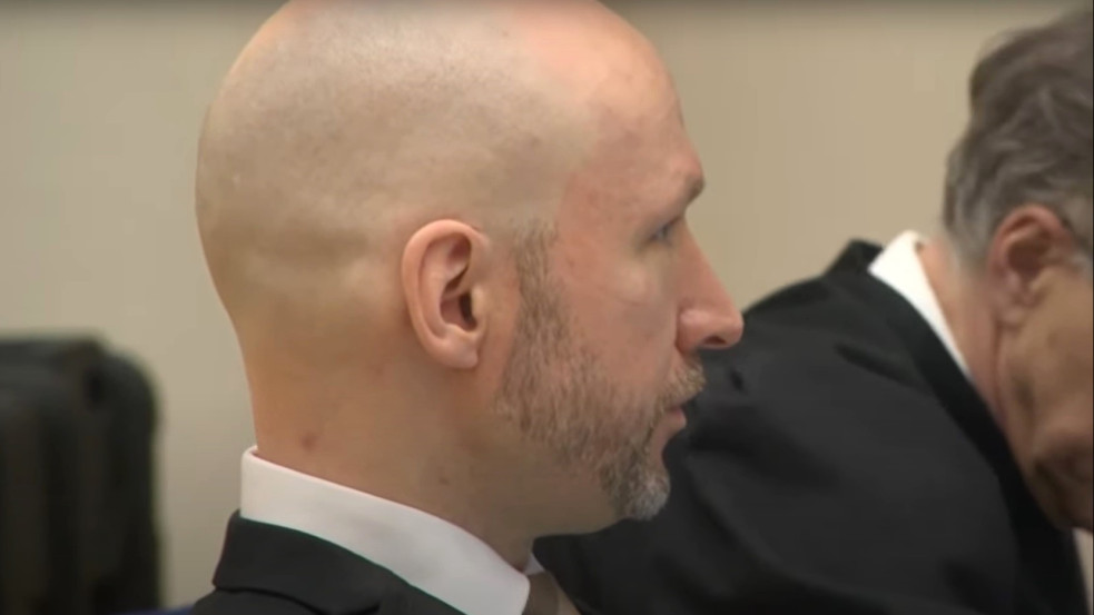 Breivik pert vesztett: maradnia kell a luxus magánzárkában