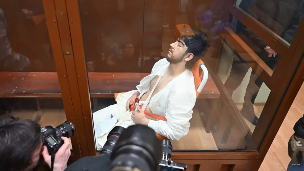 Videó: Bíróság elé állították a moszkvai terrormerénylet vádlottjait