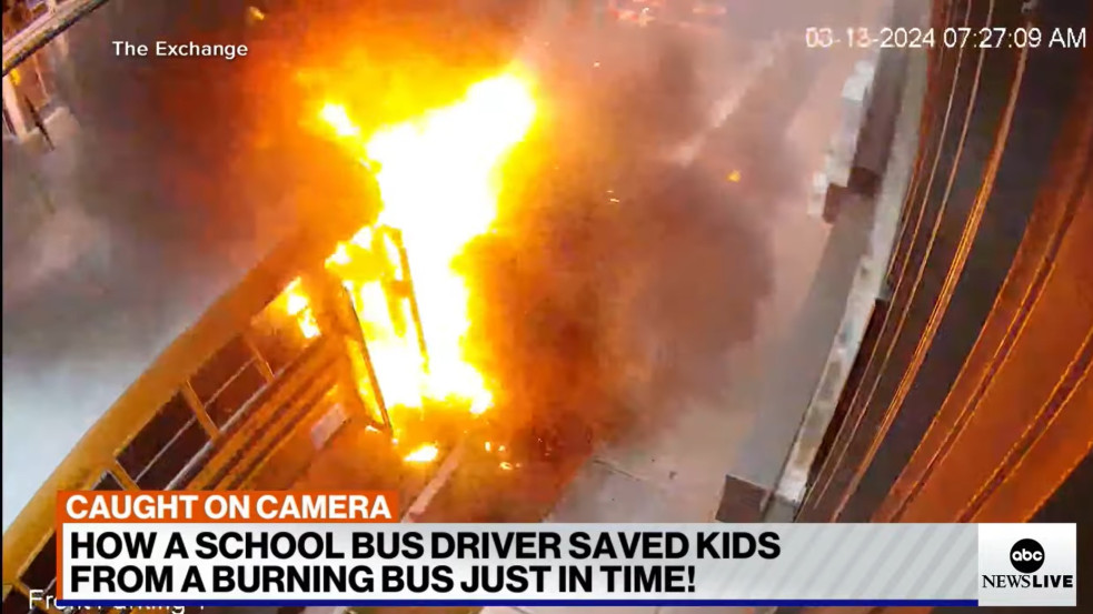 „Isten velem volt” - 9 gyereket mentett ki egy buszsofőr az égő buszból - VIDEÓ