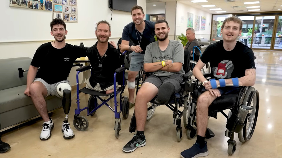 Sérült izraeli katonákat látogatott meg Nick Vujicic, hogy valami fontosat mondjon el nekik